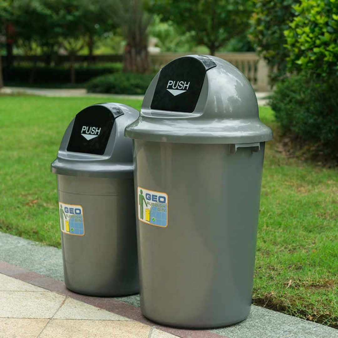 Heavy-duty swing top dustbin