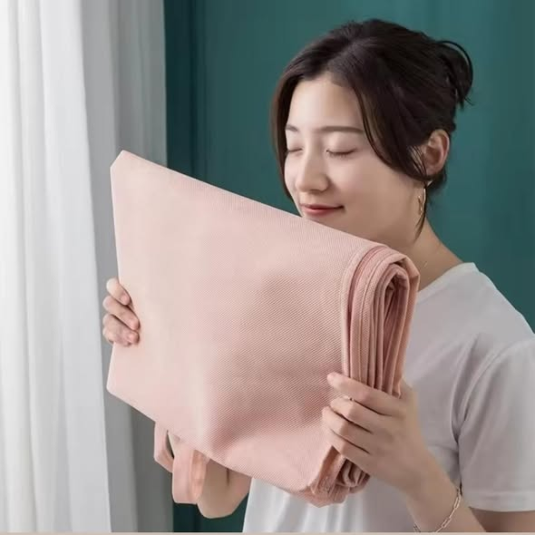 Moisture-Proof Quilt and Clothes Storage Bag