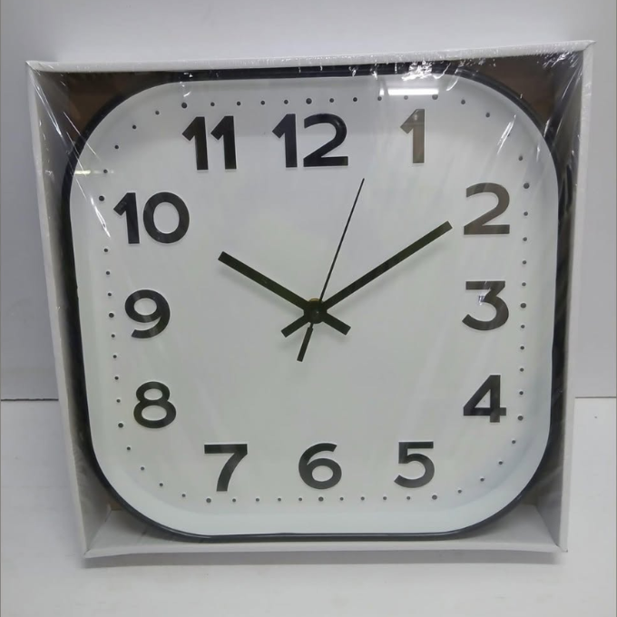 Quartz Wall Clock with Gold Ring
