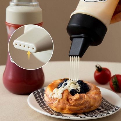 Squeeze sauce bottle